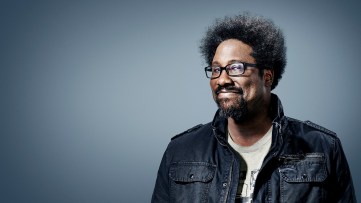 160504123304-w-kamau-bell-profile-full-169